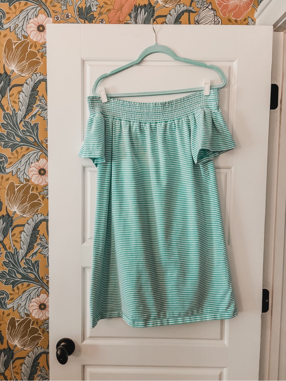 Vineyard vines off shoulder dress